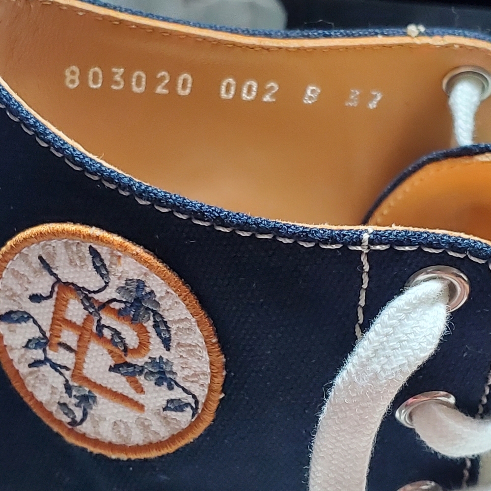 Brand new Ralph Lauren Raelynn Boots - Picture 8 of 9